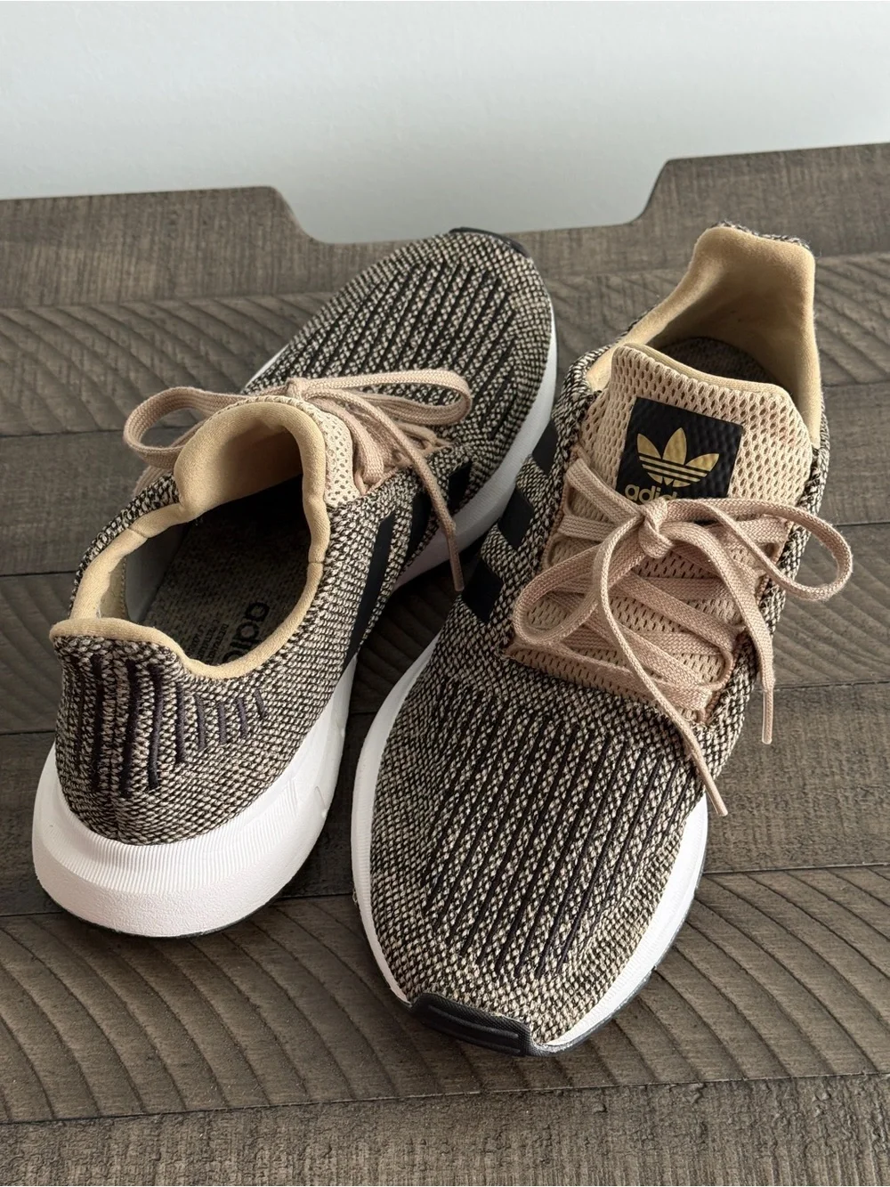 Adidas Men’s Swift Run Sneakers Size 8.5